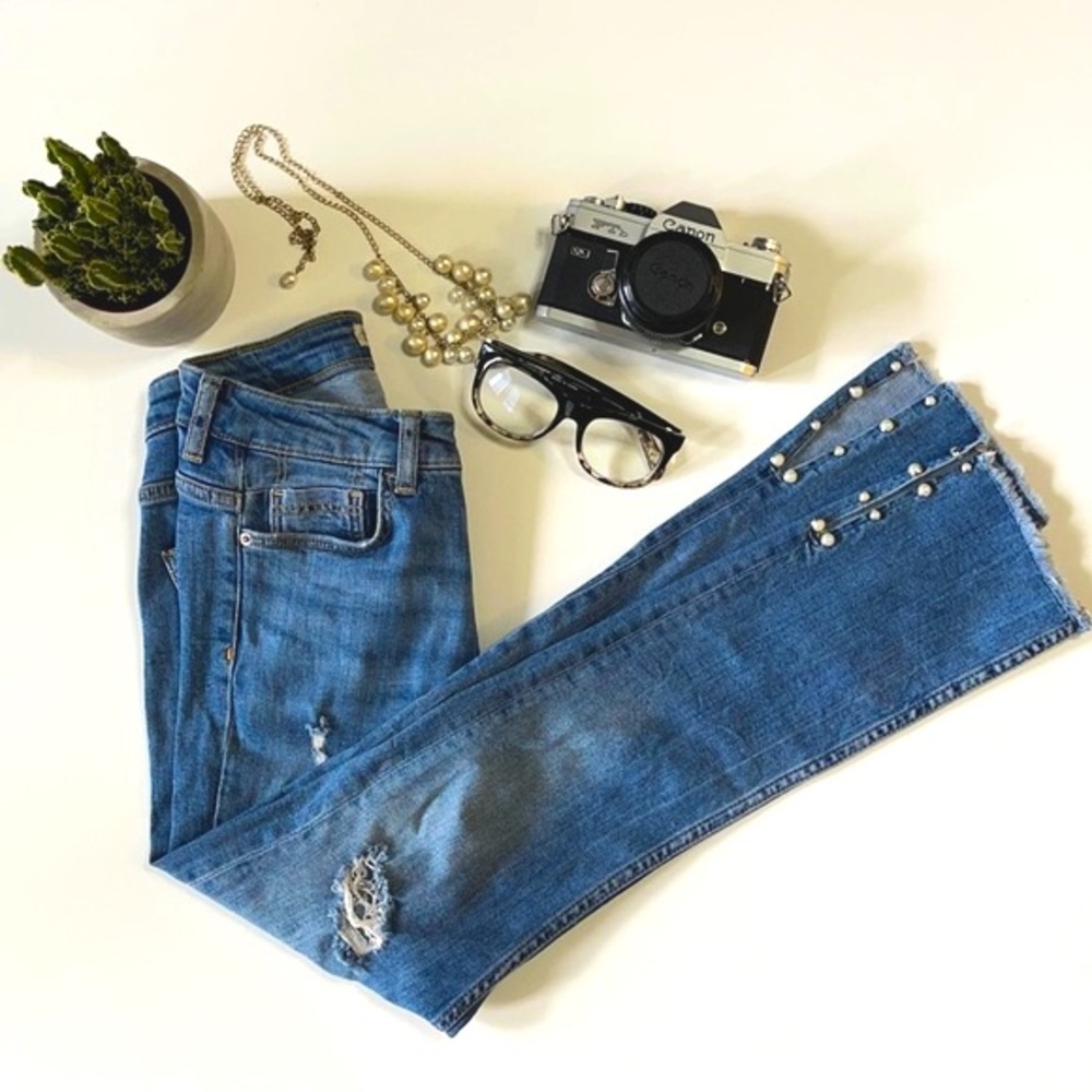 ZARA MID RISE SKINNY PEARL CROPPED DENIM JEANS